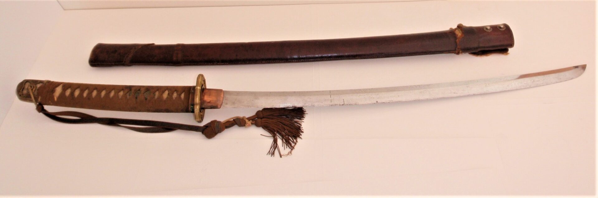 Junior Officer's Sword WW2. Unknown origin.