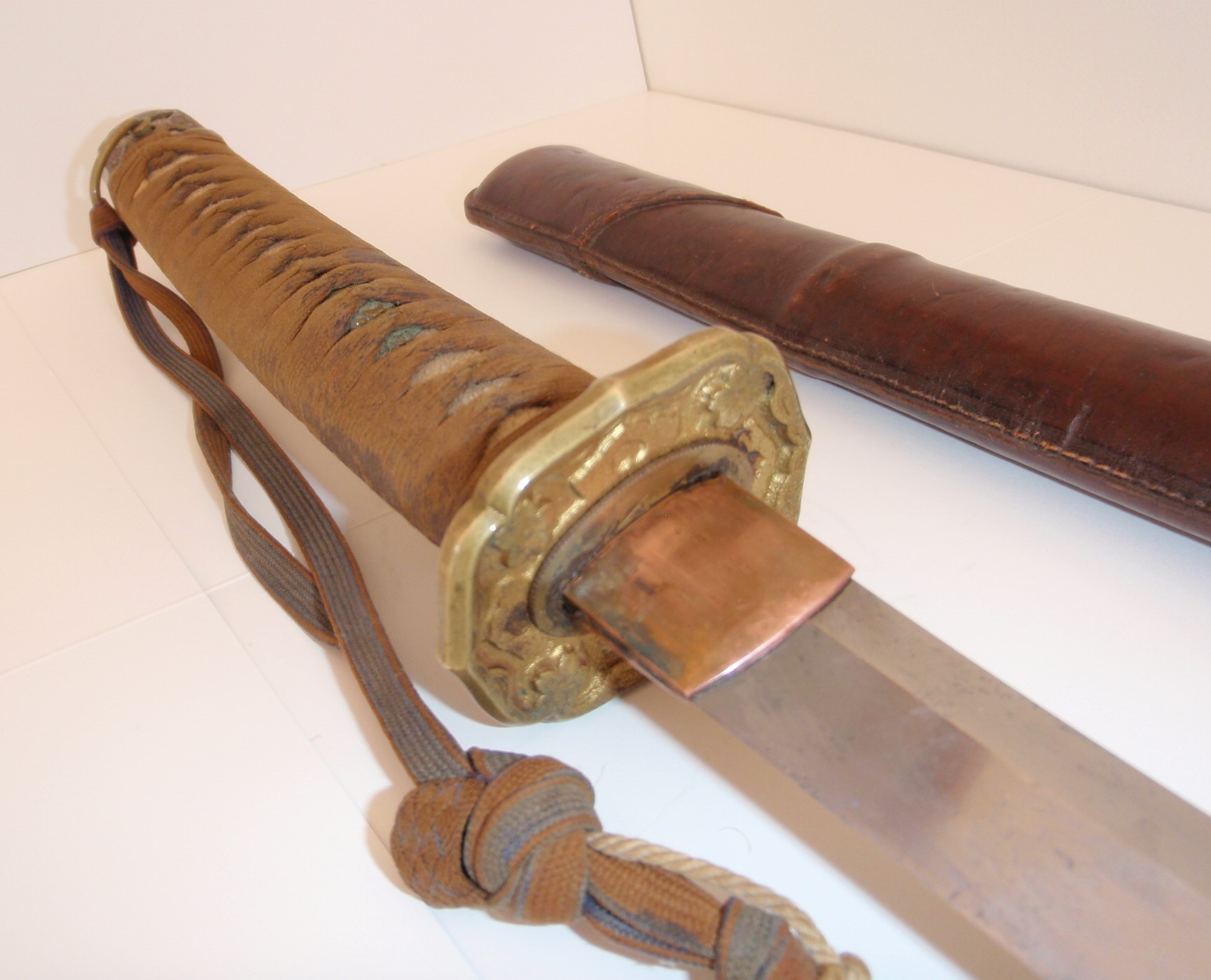 Junior Officer's Sword WW2. Unknown origin.